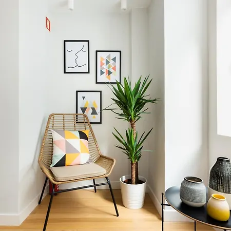 Apartman Designer In One Of Lisbon's Trendiest Quarters Lisboa