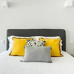 Principe Real Oasis With Private Patio By Nestatlisbon *
