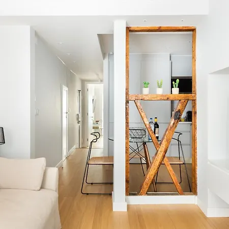 Apartment Designer In One Of Lisbon's Trendiest Quarters *