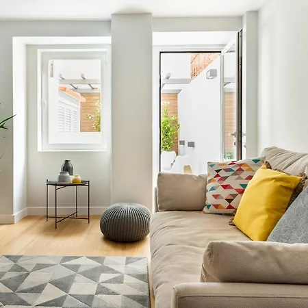 Designer In One Of Lisbon's Trendiest Quarters * Лиссабон